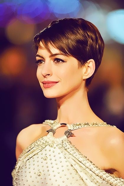 Anne Hathaway con taglio pixie